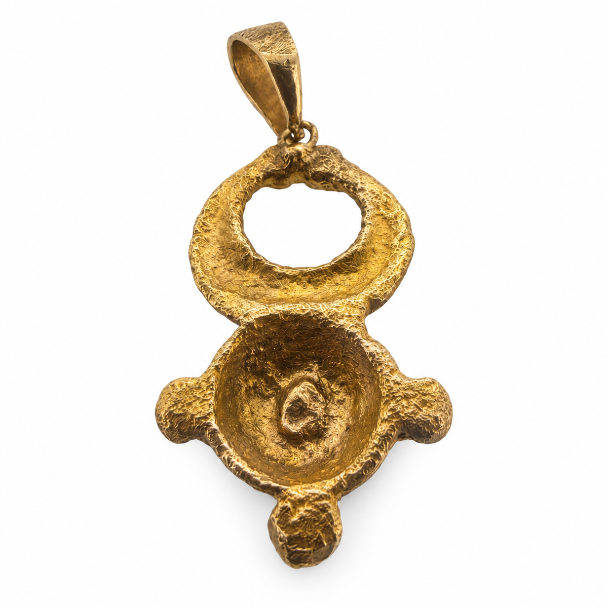 Reverse of the gold Hampshire pendant showing the hollow centre and pendant bail.