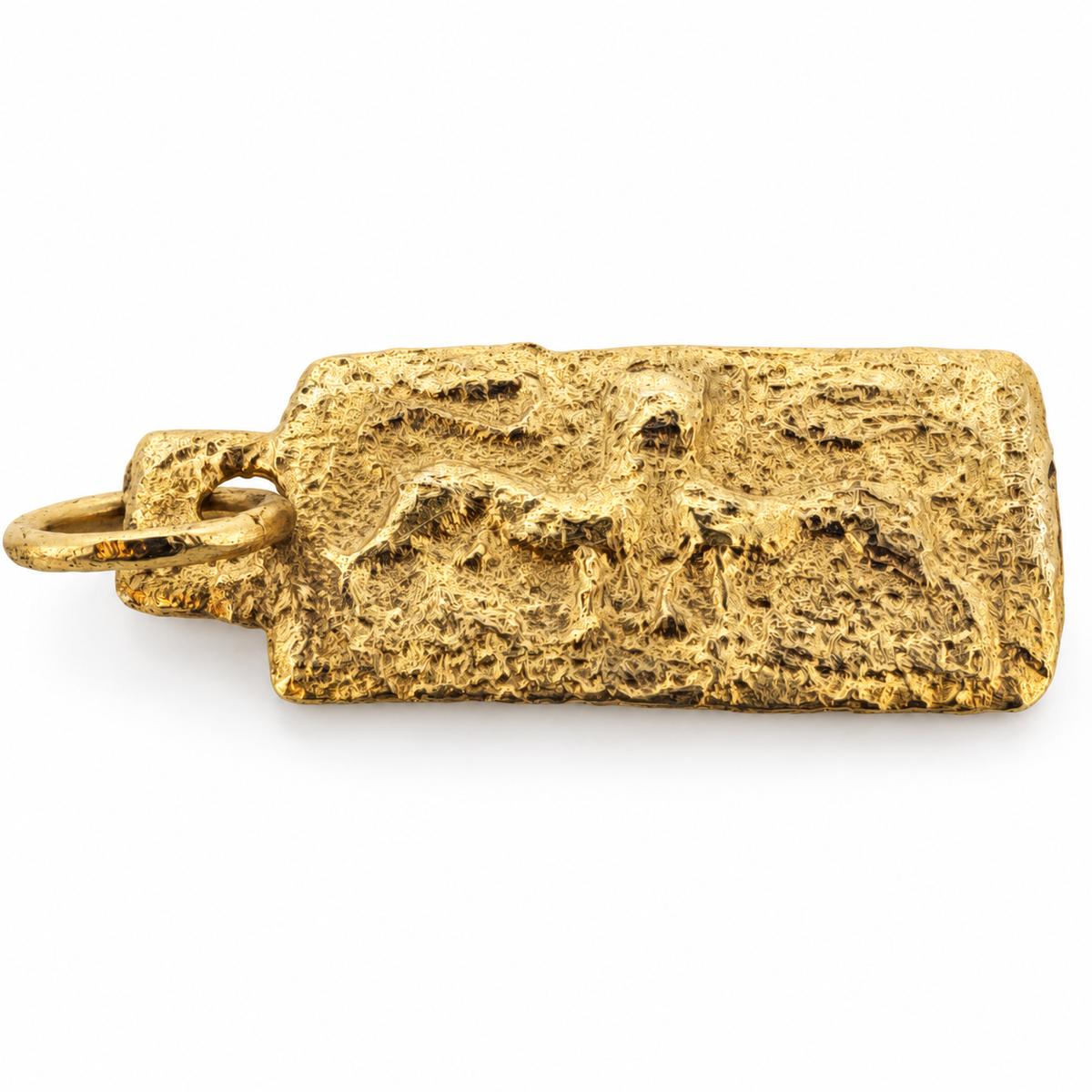 Gold early medieval bicorporate lion pendant from Hertfordshire, front view.