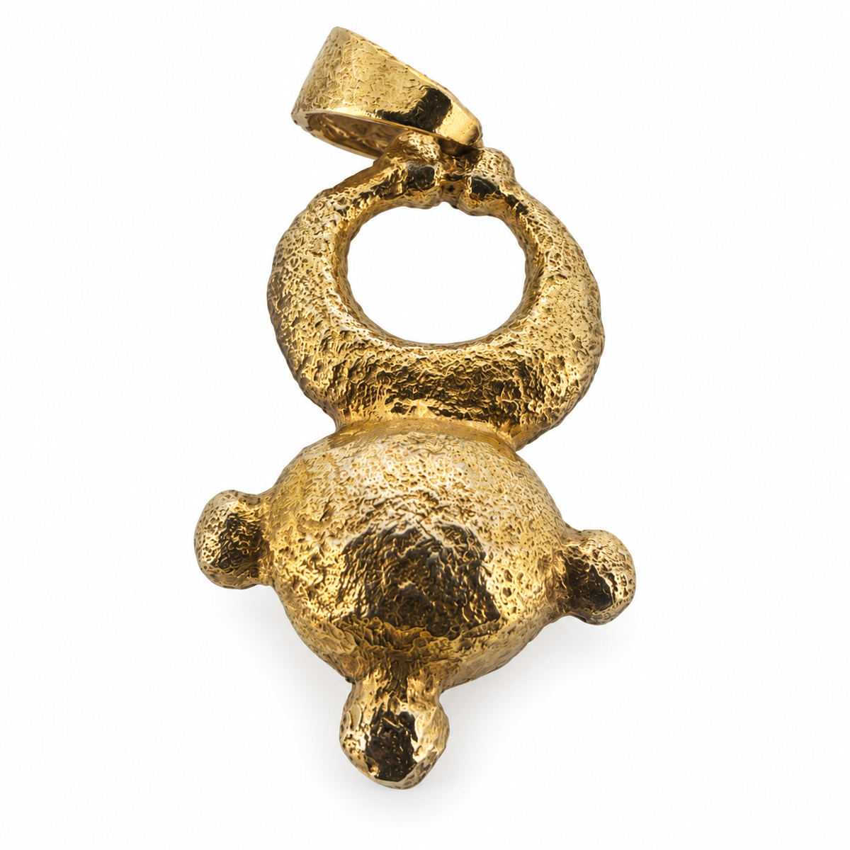 Gold Hampshire pendant showing the domed front, open loop and pendant bail.