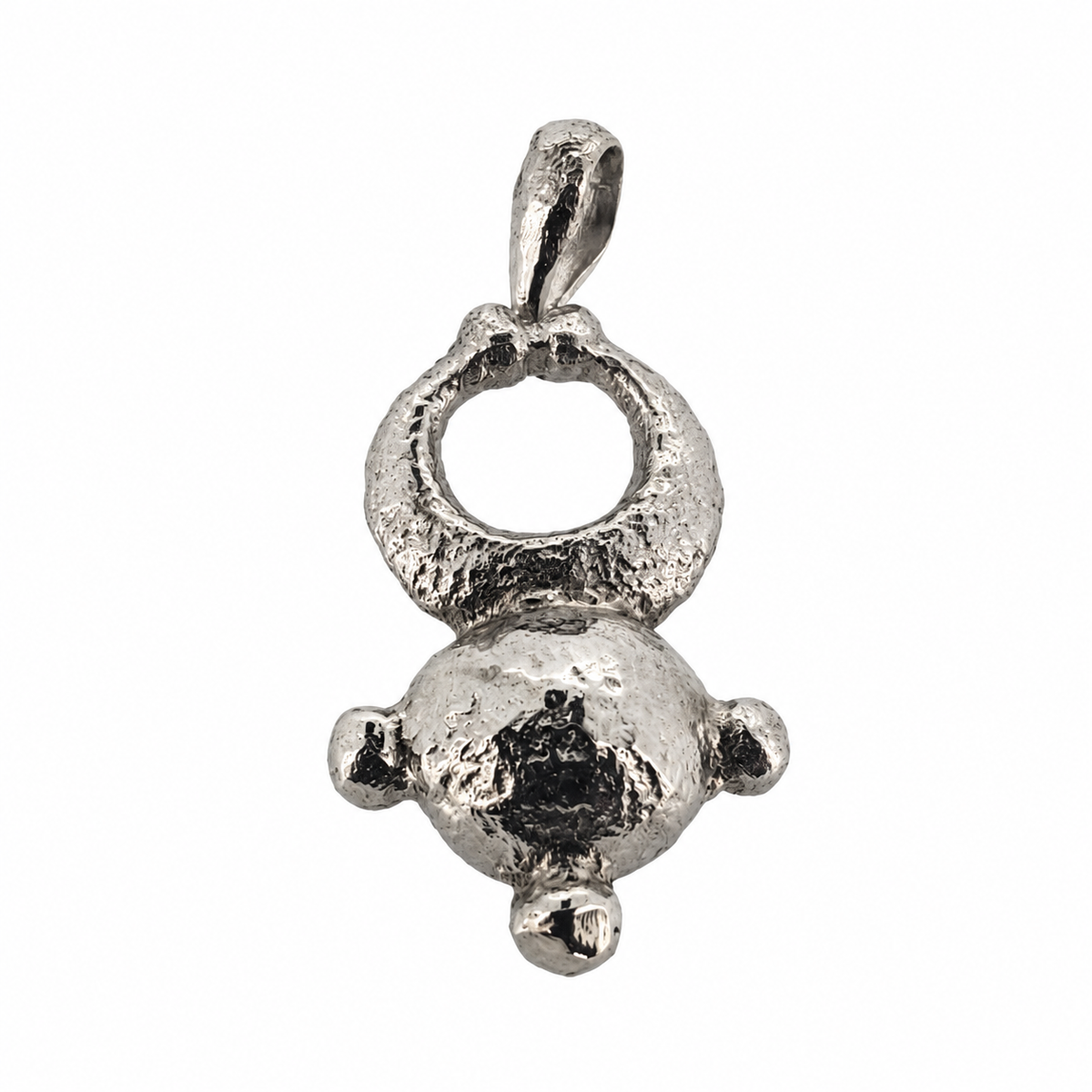 Platinum Hampshire pendant showing the domed front, open loop and pendant bail.