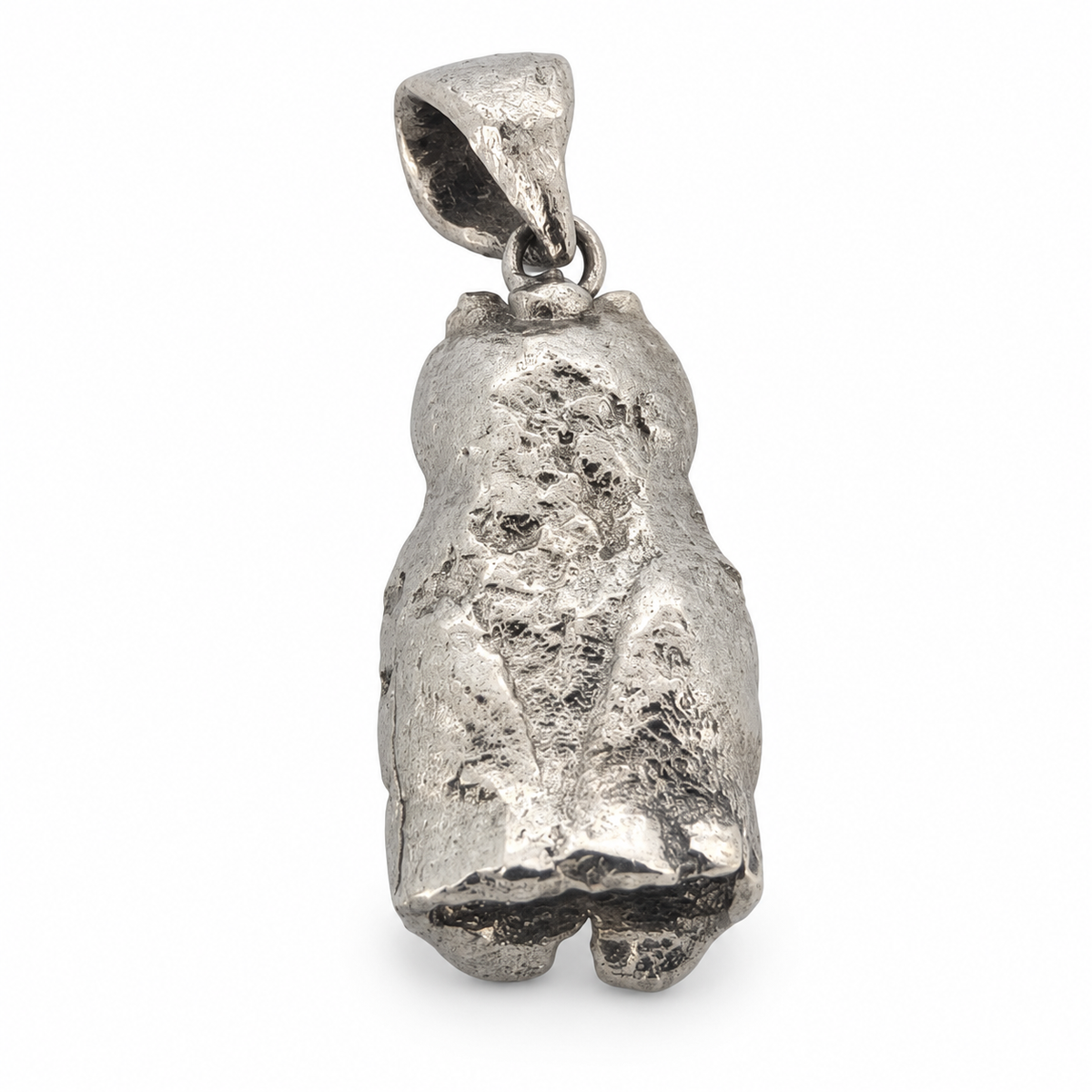 Platinum Tudor owl pendant from Lancashire, reverse view.