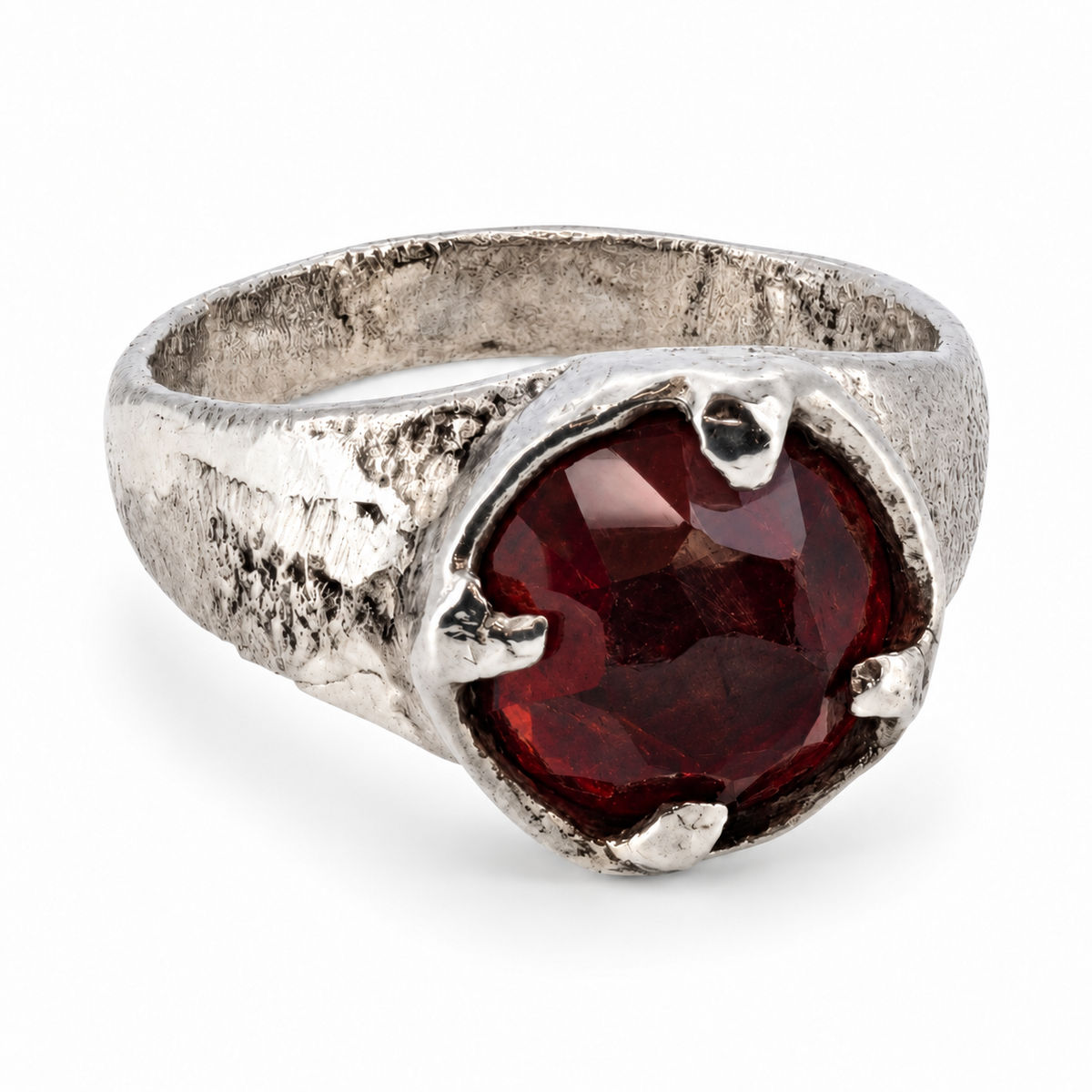 Silver North Yorkshire Viking garnet ring — gemstone colour illustration of the design individually hand cast in Leeds
